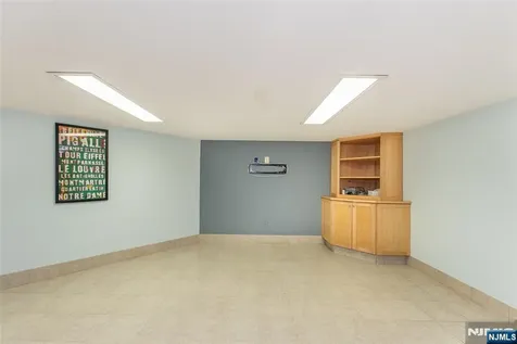 104 Shrewsbury Drive Livingston NJ 07039