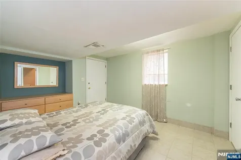 104 Shrewsbury Drive Livingston NJ 07039