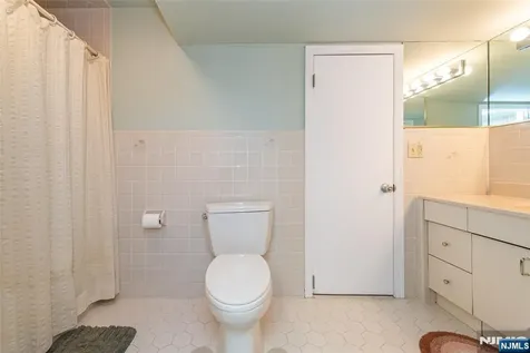 104 Shrewsbury Drive Livingston NJ 07039