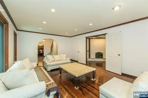 104 Shrewsbury Drive Livingston NJ 07039