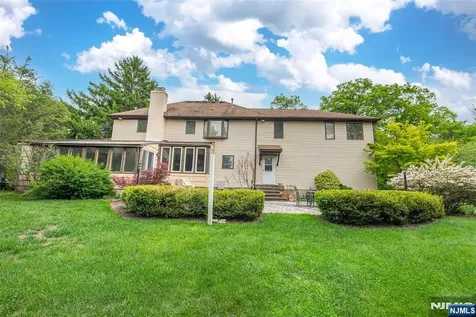 104 Shrewsbury Drive Livingston NJ 07039