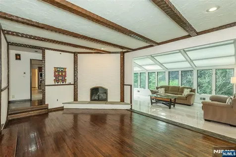 104 Shrewsbury Drive Livingston NJ 07039