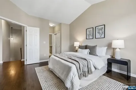 22 Devonshire Drive Clifton NJ 07013