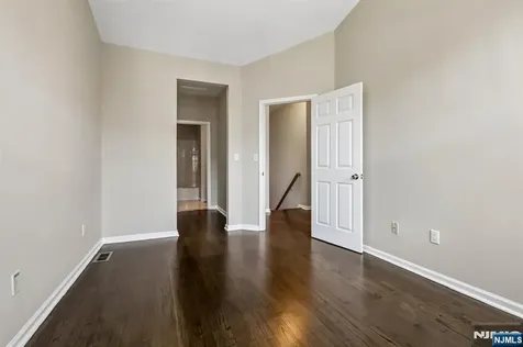 22 Devonshire Drive Clifton NJ 07013