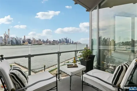 9 Ave At Port Imperial West New York NJ 07093