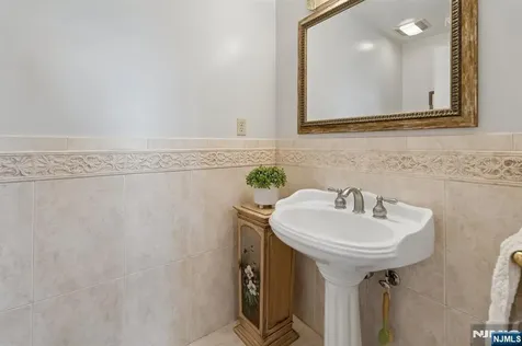 30 Witherspoon Street Nutley NJ 07424