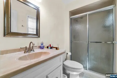 101 E Oak Street Oakland NJ 07436
