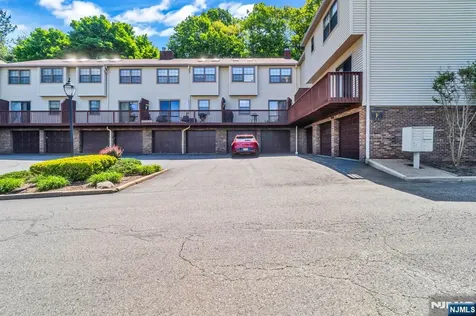 101 E Oak Street Oakland NJ 07436