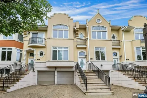 110 Winding Creek Old Tappan NJ 07675