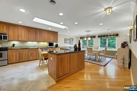 110 Winding Creek Old Tappan NJ 07675