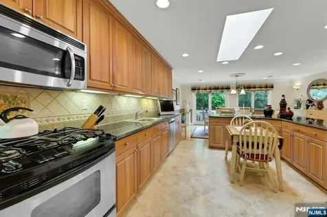 110 Winding Creek Old Tappan NJ 07675