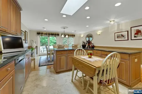 110 Winding Creek Old Tappan NJ 07675
