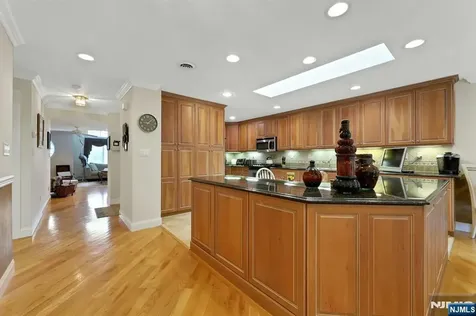 110 Winding Creek Old Tappan NJ 07675