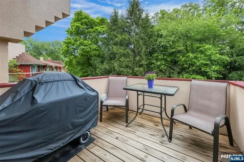 110 Winding Creek Old Tappan NJ 07675