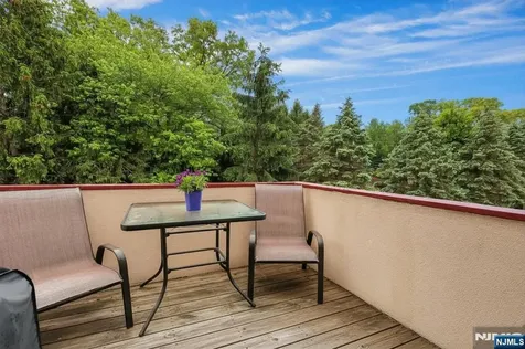 110 Winding Creek Old Tappan NJ 07675
