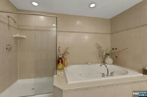 110 Winding Creek Old Tappan NJ 07675
