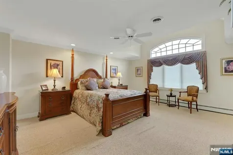 110 Winding Creek Old Tappan NJ 07675