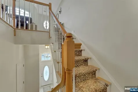 110 Winding Creek Old Tappan NJ 07675