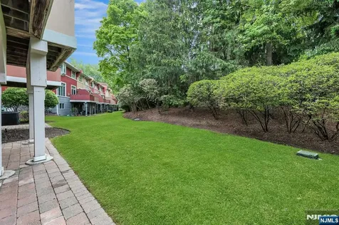110 Winding Creek Old Tappan NJ 07675