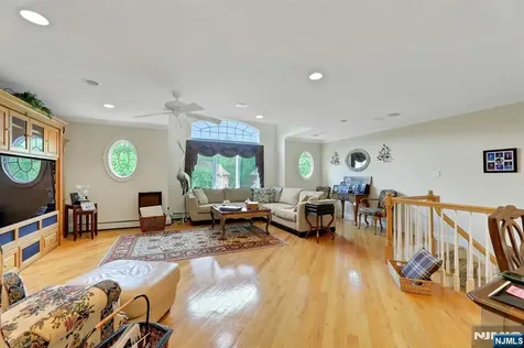 110 Winding Creek Old Tappan NJ 07675