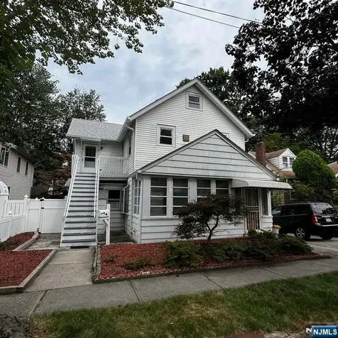 195 Pleasant Avenue Bergenfield NJ 07621