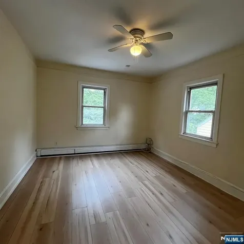 195 Pleasant Avenue Bergenfield NJ 07621
