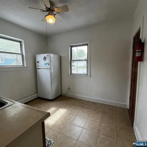 195 Pleasant Avenue Bergenfield NJ 07621