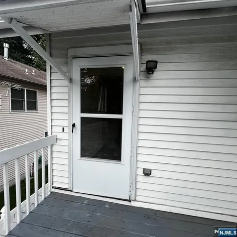 195 Pleasant Avenue Bergenfield NJ 07621