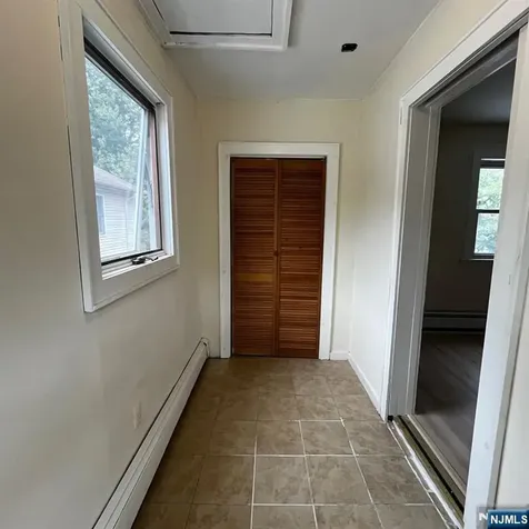 195 Pleasant Avenue Bergenfield NJ 07621