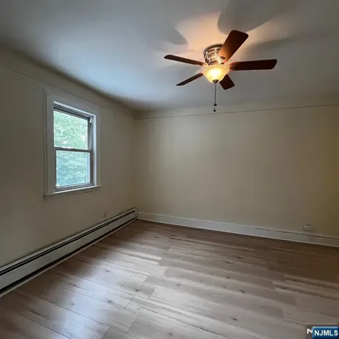 195 Pleasant Avenue Bergenfield NJ 07621