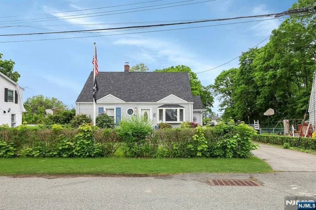 17 Butler Place Wanaque NJ 07420