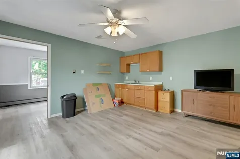 17 Butler Place Wanaque NJ 07420