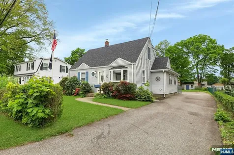 17 Butler Place Wanaque NJ 07420