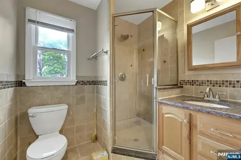 17 Butler Place Wanaque NJ 07420