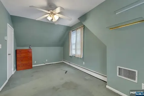 17 Butler Place Wanaque NJ 07420