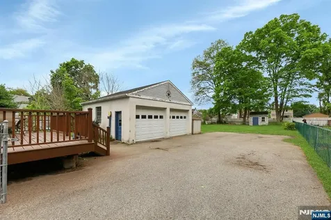 17 Butler Place Wanaque NJ 07420