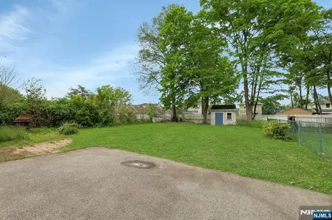 17 Butler Place Wanaque NJ 07420
