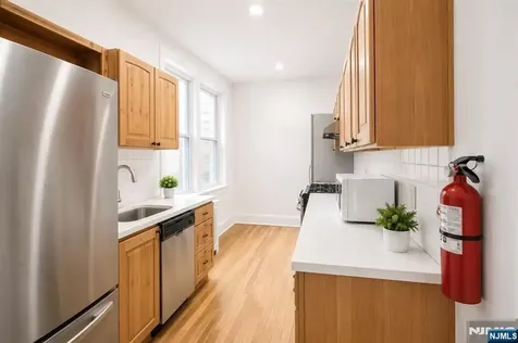 218 Broad Avenue Leonia NJ 07605
