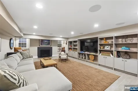 29 Gordon Road Essex Fells NJ 07021