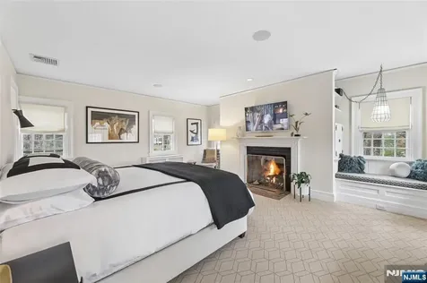 29 Gordon Road Essex Fells NJ 07021