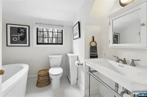 29 Gordon Road Essex Fells NJ 07021