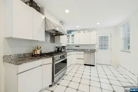 1016 Abbott Boulevard Fort Lee NJ 07024