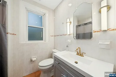 1016 Abbott Boulevard Fort Lee NJ 07024
