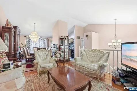 674 Berkeley Avenue Orange NJ 07050