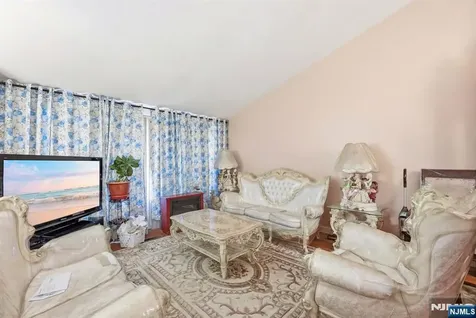 674 Berkeley Avenue Orange NJ 07050