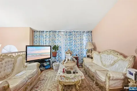 674 Berkeley Avenue Orange NJ 07050