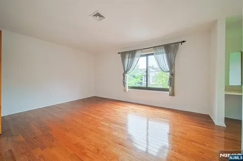 1437 John Street Fort Lee NJ 07024