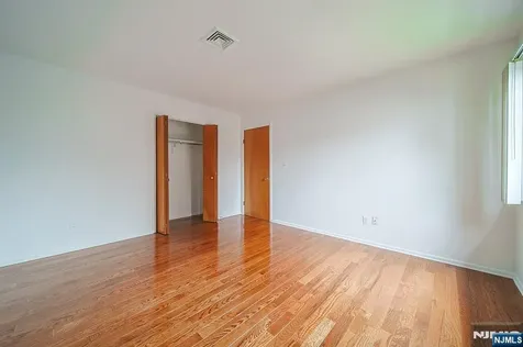 1437 John Street Fort Lee NJ 07024