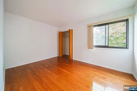1437 John Street Fort Lee NJ 07024