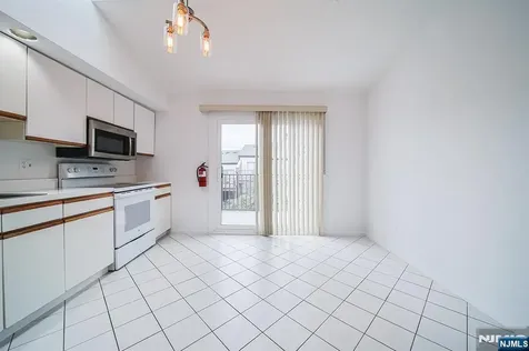1437 John Street Fort Lee NJ 07024